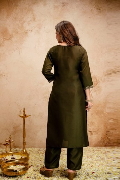 Seamless Mahendi Designer Kurti Set for Women Festive and Casual Wear Embroidery Kurtis 