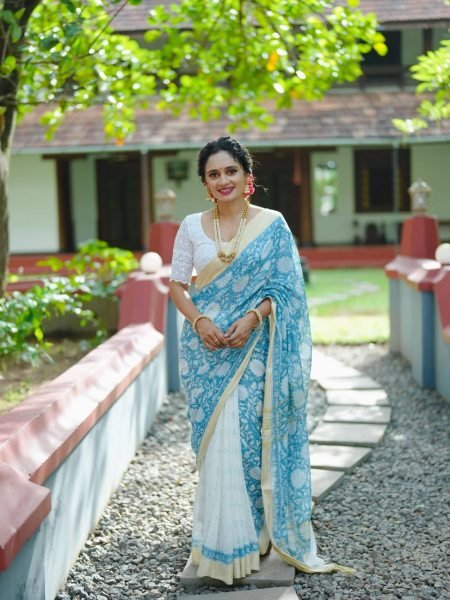 Seamless Sky Blue Linen Cotton Digital Printed Skirt Saree with Unstitched Blouse Printed Cotton Sarees Wholesale