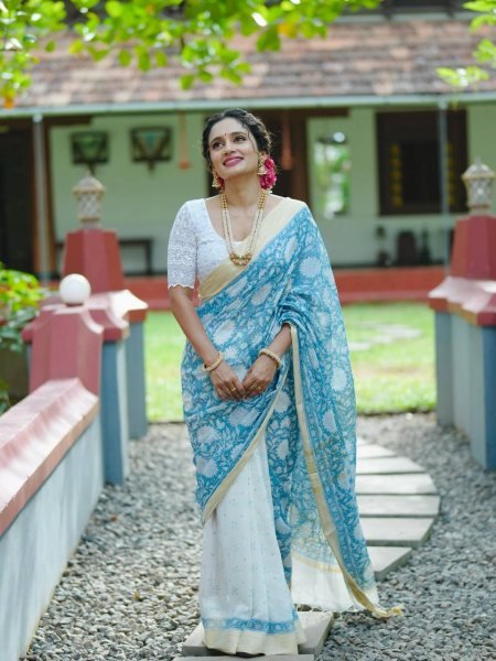 Seamless Sky Blue Linen Cotton Digital Printed Skirt Saree with Unstitched Blouse Printed Cotton Sarees Wholesale