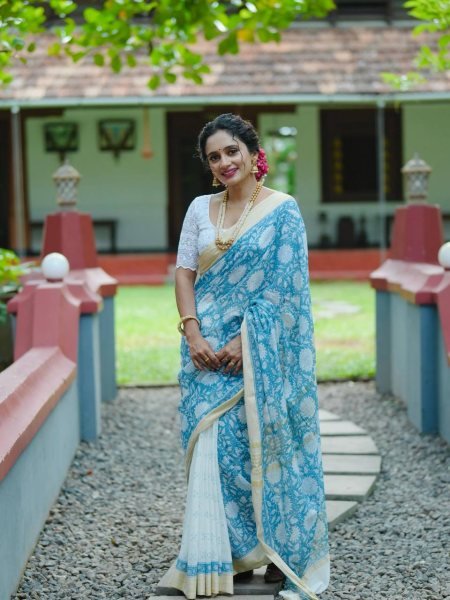 Seamless Sky Blue Linen Cotton Digital Printed Skirt Saree with Unstitched Blouse Printed Cotton Sarees Wholesale