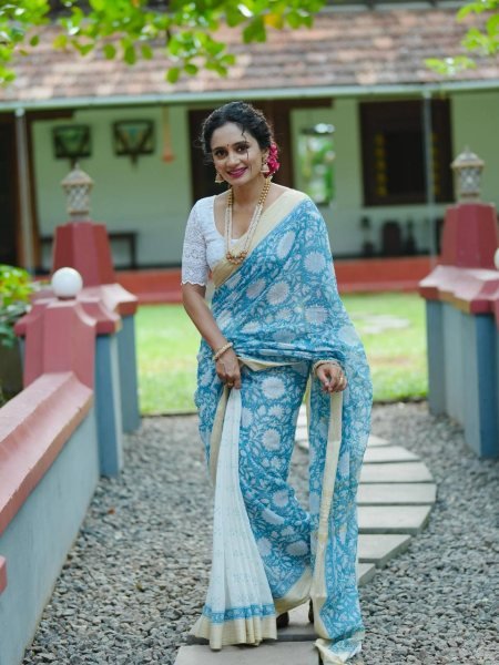 Seamless Sky Blue Linen Cotton Digital Printed Skirt Saree with Unstitched Blouse Printed Cotton Sarees Wholesale