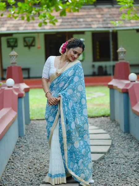 Seamless Sky Blue Linen Cotton Digital Printed Skirt Saree with Unstitched Blouse Printed Cotton Sarees Wholesale