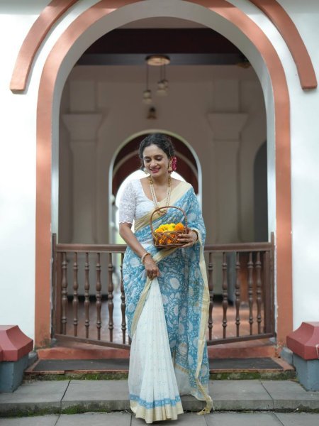 Seamless Sky Blue Linen Cotton Digital Printed Skirt Saree with Unstitched Blouse Printed Cotton Sarees Wholesale