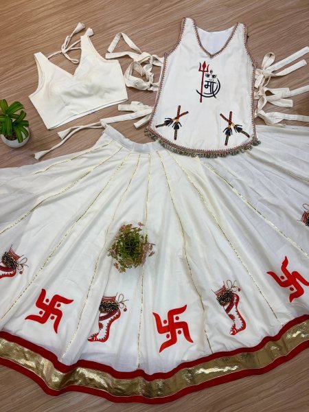 Seamless White Designer Pure Cotton Lehenga with Hand Print Work and Koti at Wholesale Rate Navratri Lehnega Choli