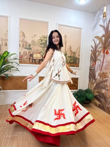 Seamless White Designer Pure Cotton Lehenga with Hand Print Work and Koti at Wholesale Rate Navratri Lehnega Choli