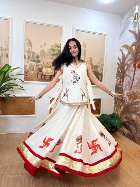 Seamless White Designer Pure Cotton Lehenga with Hand Print Work and Koti at Wholesale Rate Navratri Lehnega Choli
