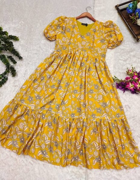 Beautiful Flower Kalamkari Printed  Short Kurti Tunics kurti