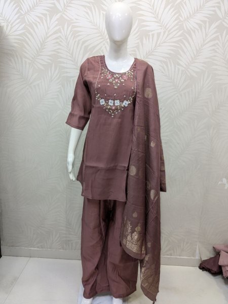 Short Top Set with beautifully designed with real handwork Perfect festive and party wear collection. 3 Piece Kurti Set