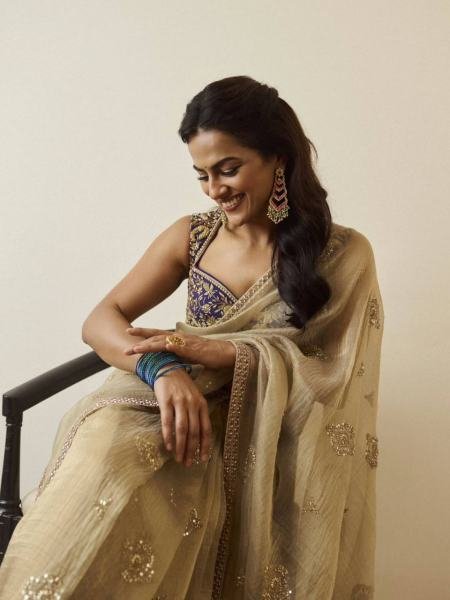 Shraddha Srinath Soft Crunchy Silk Designer Saree with Beads and Sequins Work Bollywood Fancy Sarees Wholesale