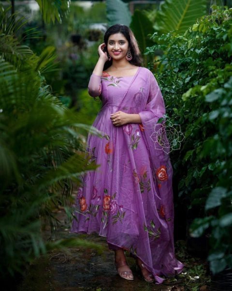 Simple   Elegant Floral Print Organza Kurti Dupatta Set Kurti With Dupatta Wholesale