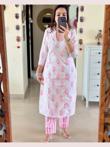 Simple  Straight Cotton Kurti and  Hand Embroidery Work with Mulmul Dupatta 3 Piece Kurti Set