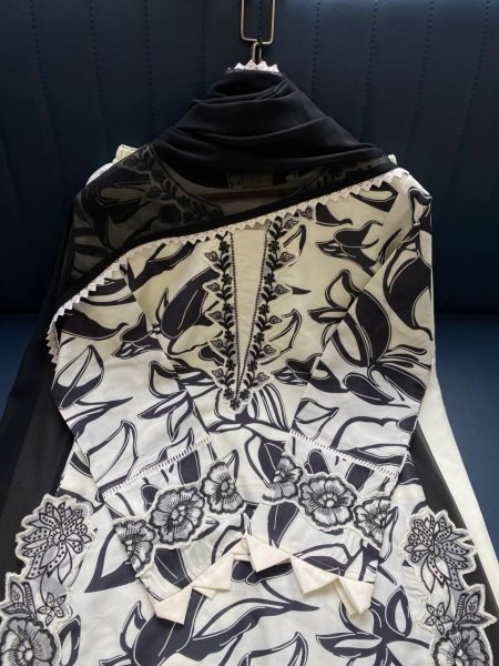 simplicity Printed Muslin Pakistani Style Suit Set With Gorgette Lace Duptta  Ready To Wear Collection