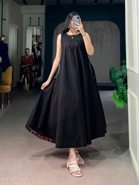 Sleek Black Khadi Cotton Kurti with Handcrafted Thread Detailing and Pocket 