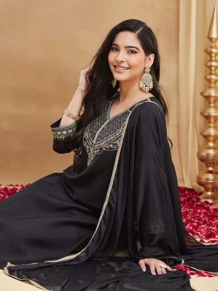 Sleek Black Wedding Wear Rayon Slub Embroidered Suit with Chinon Dupatta Embroidery Kurtis 