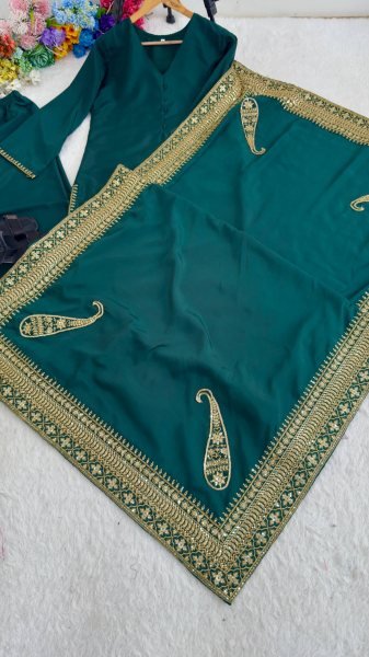 Sleek Green Kurti Palazzo Set With Sequins and Zari Work Palazzo Suit for Special Occasions Ready To Wear Collection