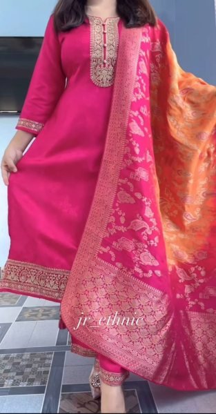 Sleek Pink Banarasi Suit Set with Zari Weaving and Dupatta for Festive Wear  Straight Cut Long Kurtis