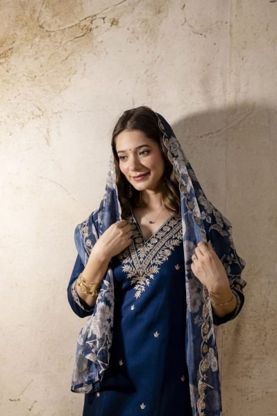 Sleek Roman Embroidered Straight Kurti Set With Original Manufacturer Rate Embroidery Kurtis 