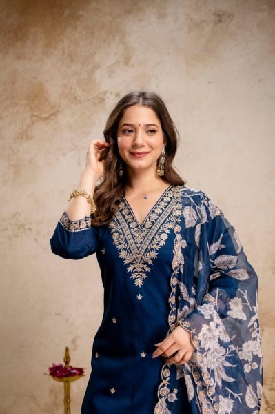 Sleek Roman Embroidered Straight Kurti Set With Original Manufacturer Rate Embroidery Kurtis 