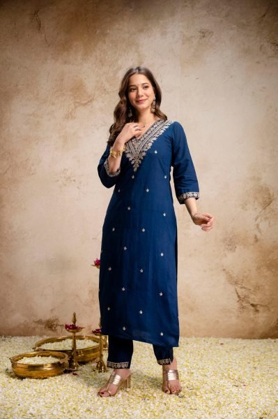Sleek Roman Embroidered Straight Kurti Set With Original Manufacturer Rate Embroidery Kurtis 