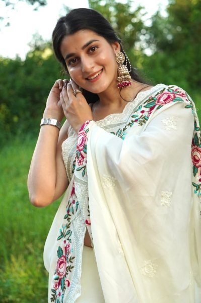 Sleek White Designer Pure Tussar Silk Wedding Saree with Elegant Embroidered Blouse Silk Sarees Wholesale