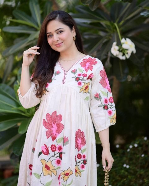 Sleek White Rayon Embroidered Kurti for Festive Wear at Manufacturer Rate Western Ladies Top Wholesale