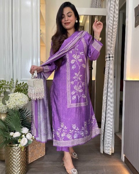 Smart Casual Purple Printed 3 Piece Kurti Set for Resellers at Wholesale Rate  Straight Cut Long Kurtis