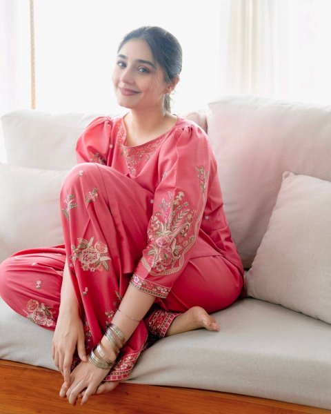 Smooth Texture Blush Pink Roman Silk Kurti And Farshi Plazzo Set With Thread Embroidery Work Ready To Wear Collection