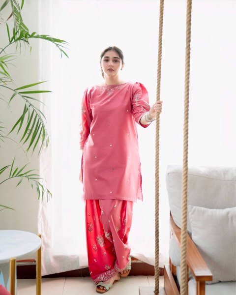 Smooth Texture Blush Pink Roman Silk Kurti And Farshi Plazzo Set With Thread Embroidery Work Ready To Wear Collection