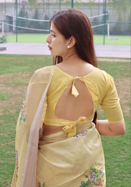 Soft Silk Saree With Fancy Zari Weaved Big Border Silk Sarees Wholesale