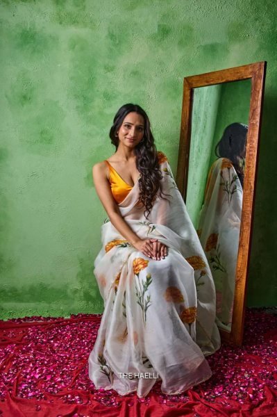 Soft Tabby Floral Printed Saree with Cutdana Work for Women Printed Cotton Sarees Wholesale