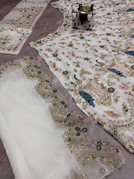 Fox Georgette Lehenga with Sequins Embroidery Cut Work for Wedding Wear Bridal Lehenga Choli