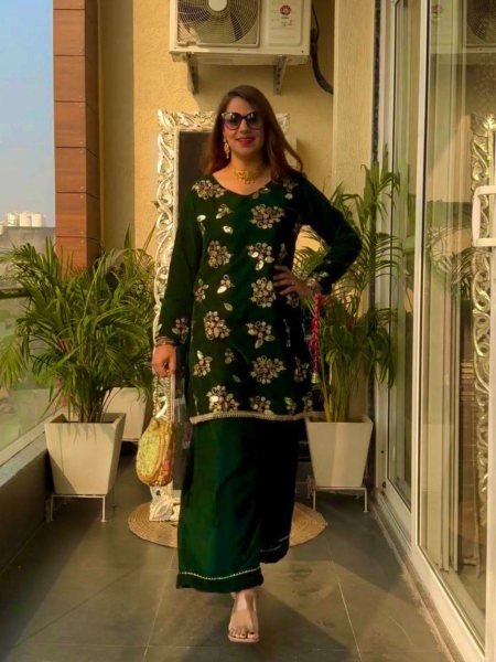 Sophisticated Green Viscose Velvet  Sequence Embroidered Top   Pant Set with Micro Inner At Manufacturer Rate Kurtis