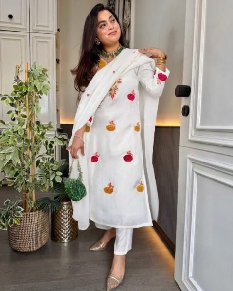 Sophisticated White Roman Chanderi Embroidered Kurti Pant Set with Organza Dupatta Embroidery Kurtis 