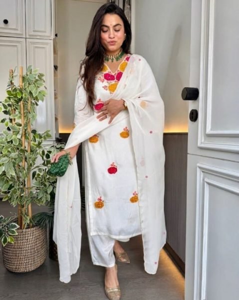 Sophisticated White Roman Chanderi Embroidered Kurti Pant Set with Organza Dupatta Embroidery Kurtis 