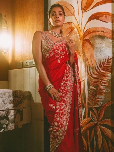 South Indian Actress Pooja Hegde Red Saree in Rangoli Silk with Heavy Zardosi Embroidery Blouse Embroidery Sarees Wholesale