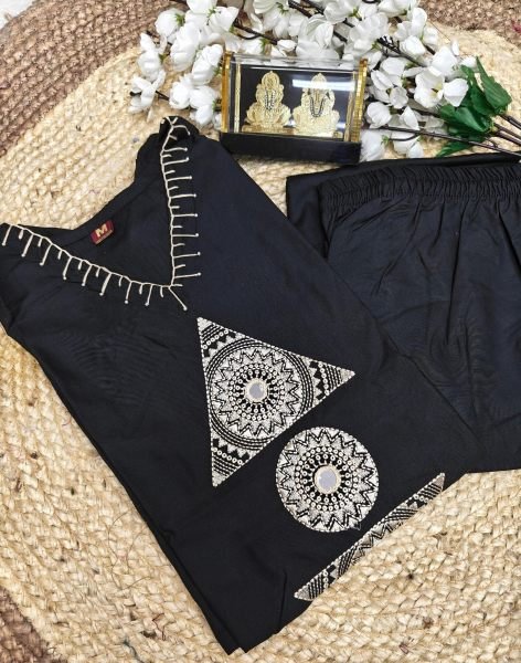 Splendid Black Comfort Fit A-Line Kurti in Bombay Rayon for Everyday Fashion Kurti With Bottom Wholesale