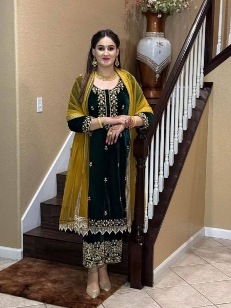 Splendid Velvet Sequin Embroidery Suit with Plazzo and Moti Lace Dupatta for Reseller at Bulk Price 