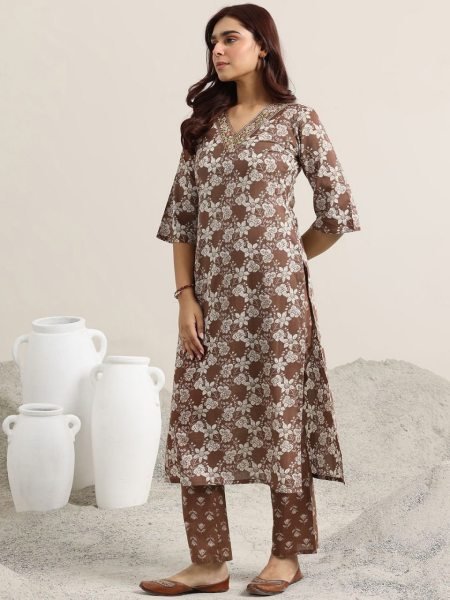 Street Style Printed Magic Cotton Kurti with Embroidered Neckline at Reseller Rate Cotton Kurtis Wholesale