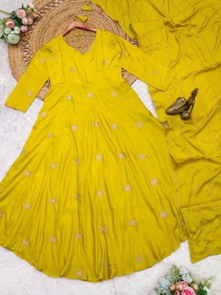 Stunning Anarkali Dress with matching   Timeless Elegance for Every Occasion Kurti With Dupatta Wholesale