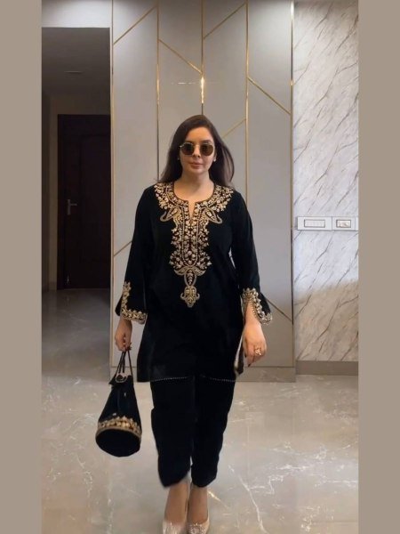 Stunning Black  Viscose Velvet Embroidered Kurti   Pant Set Winter Wear Kurti With Bottom Wholesale