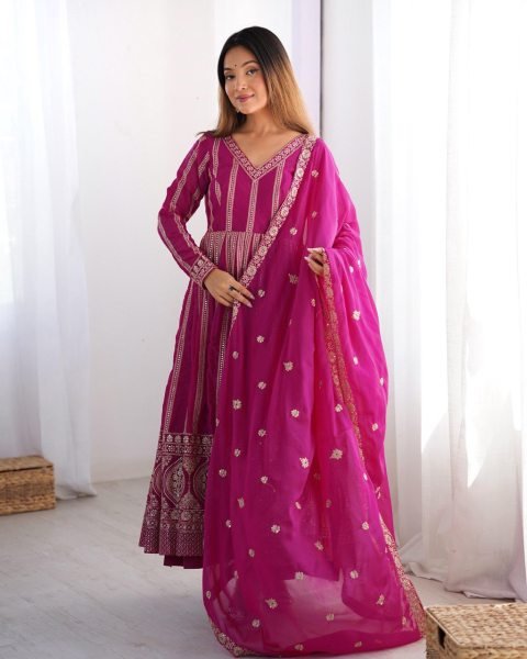 Stylish Anarkali Kurti Set 3 Piece Designer Ready to Wear Outfit with Dupatta at Manufacturer Rate Georgette Kurti 