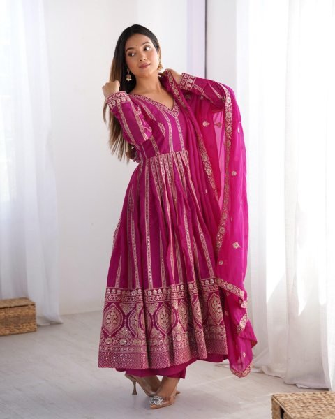 Stylish Anarkali Kurti Set 3 Piece Designer Ready to Wear Outfit with Dupatta at Manufacturer Rate Georgette Kurti 