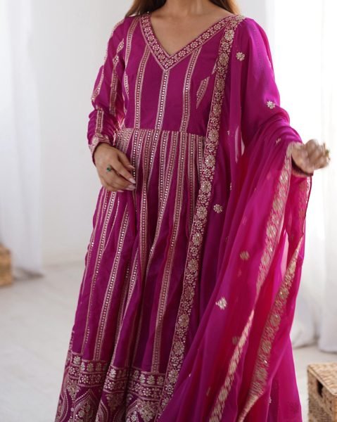 Stylish Anarkali Kurti Set 3 Piece Designer Ready to Wear Outfit with Dupatta at Manufacturer Rate Georgette Kurti 