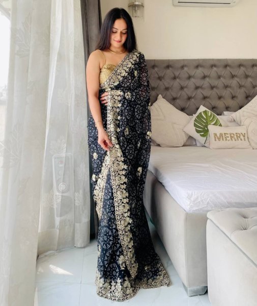 Stylish Bandhej Embroidered Georgette Saree with Cutwork Border Readymade Export Collection for Wholesale Buyers Georgette Sarees Wholesale
