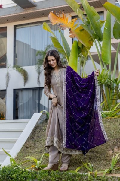 Stylish Cream Anarkali Suit with Embroidery Work for Women Anarkali Kurtis 