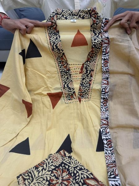 Stylish  Cream Jaipuri Cotton Kalamkari Printed Top Pant Dupatta Set for Daily and Office Wear Jaipuri Cotton Kurtis Wholesale