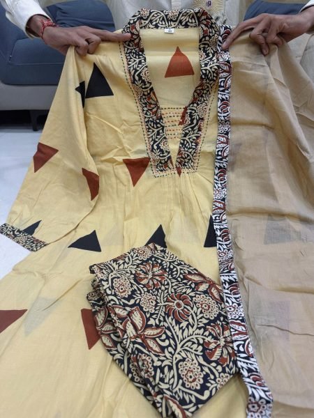 Stylish  Cream Jaipuri Cotton Kalamkari Printed Top Pant Dupatta Set for Daily and Office Wear Jaipuri Cotton Kurtis Wholesale