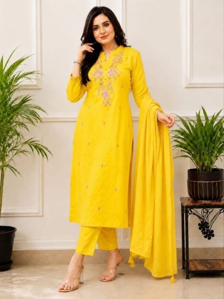 Stylish Embroidered Slub Cotton Kurta Pant Dupatta Set for Women Casual Wear Kurtis