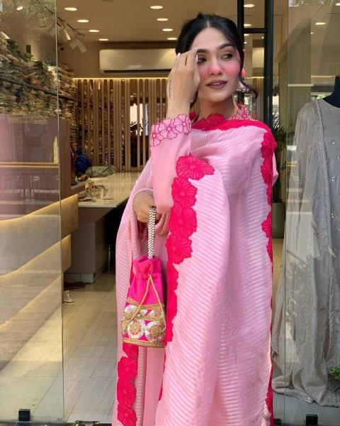 Stylish Embroidered Viscose Chanderi Kurti with Chinon Dupatta for Function Wear 3 Piece Kurti Set