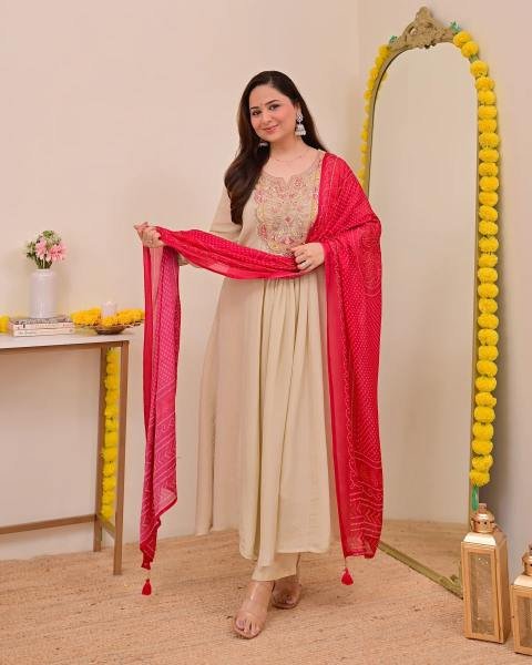 Stylish Ivory Chinnon Embroidery Suit With Solid Dupatta For Woman At Wholesale Rates Embroidery Kurtis 